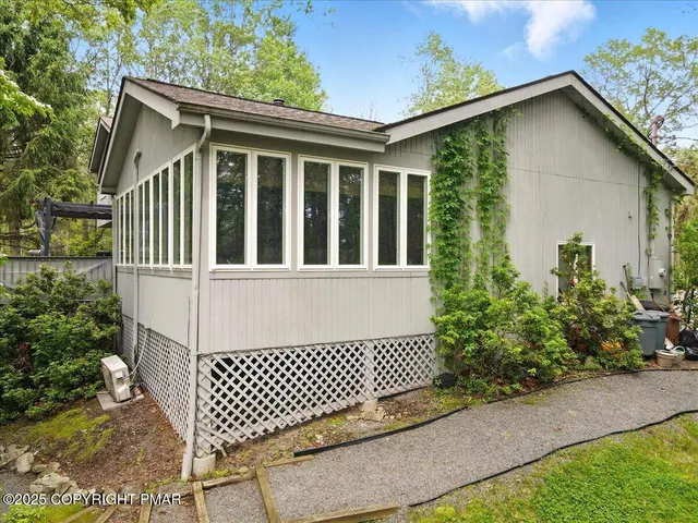 $615,000 | 202 Remuda Drive, Hawley, PA 18428