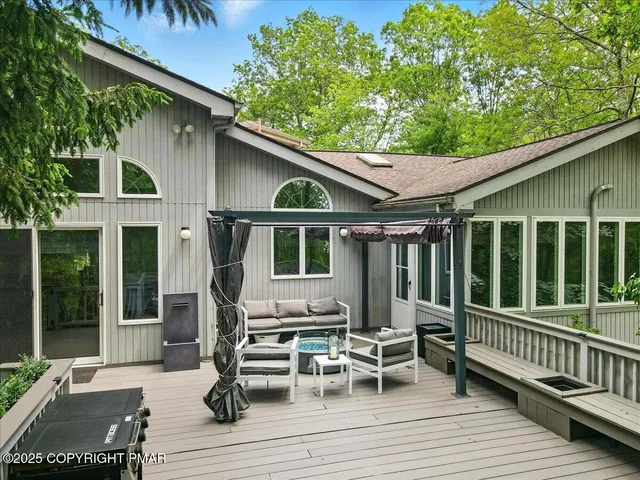 $615,000 | 202 Remuda Drive, Hawley, PA 18428