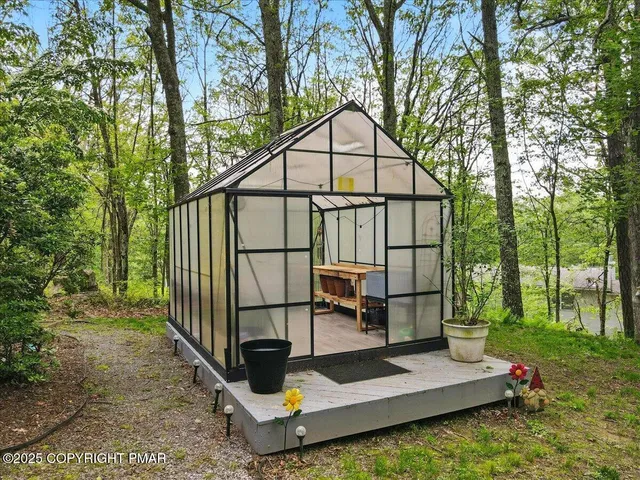 $615,000 | 202 Remuda Drive, Hawley, PA 18428