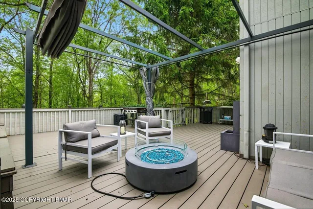 $615,000 | 202 Remuda Drive, Hawley, PA 18428