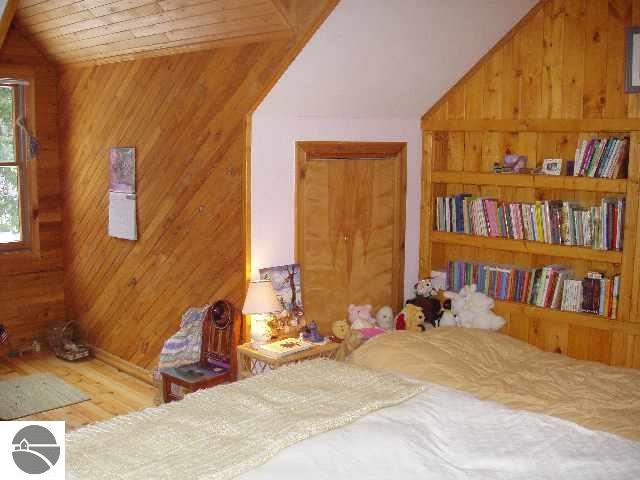 9441 Saffron Road Honor, MI 49640 - Photo 6 of 9 1658207-5.JPG