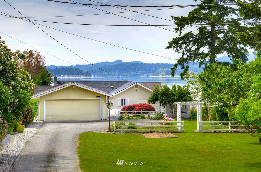 1175 Darling Road Northwest Bremerton, WA 98311 - Photo 2 of 24 Gallery Image 2