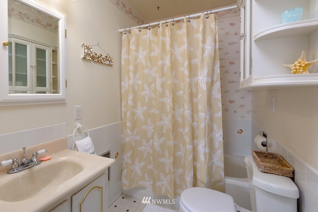 1175 Darling Road Northwest Bremerton, WA 98311 - Photo 13 of 24 Gallery Image 13