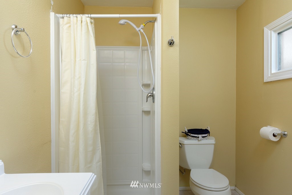 1175 Darling Road Northwest Bremerton, WA 98311 - Photo 21 of 24 Gallery Image 21