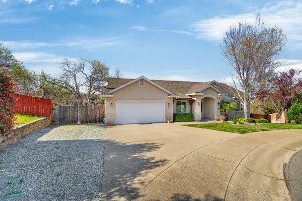 $444,000 | 1050 Hillsdale Court, Redding, CA 96003