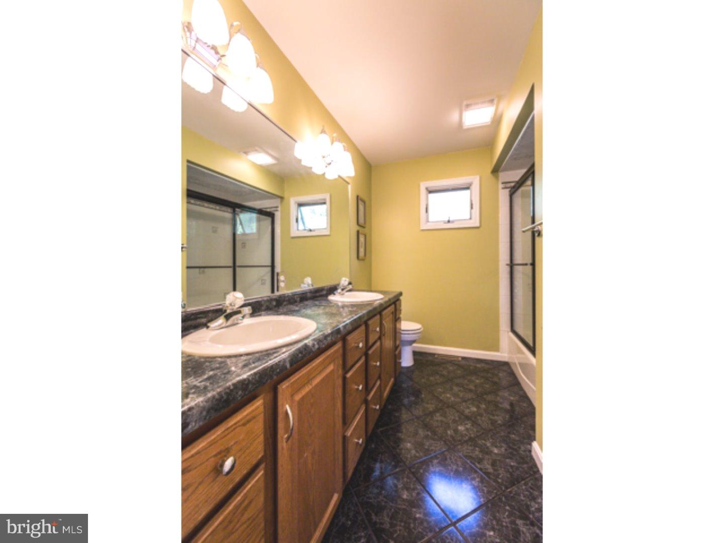 47 Overlook Road Morgantown, PA 19543 - Photo 22 of 25 Bathroom
