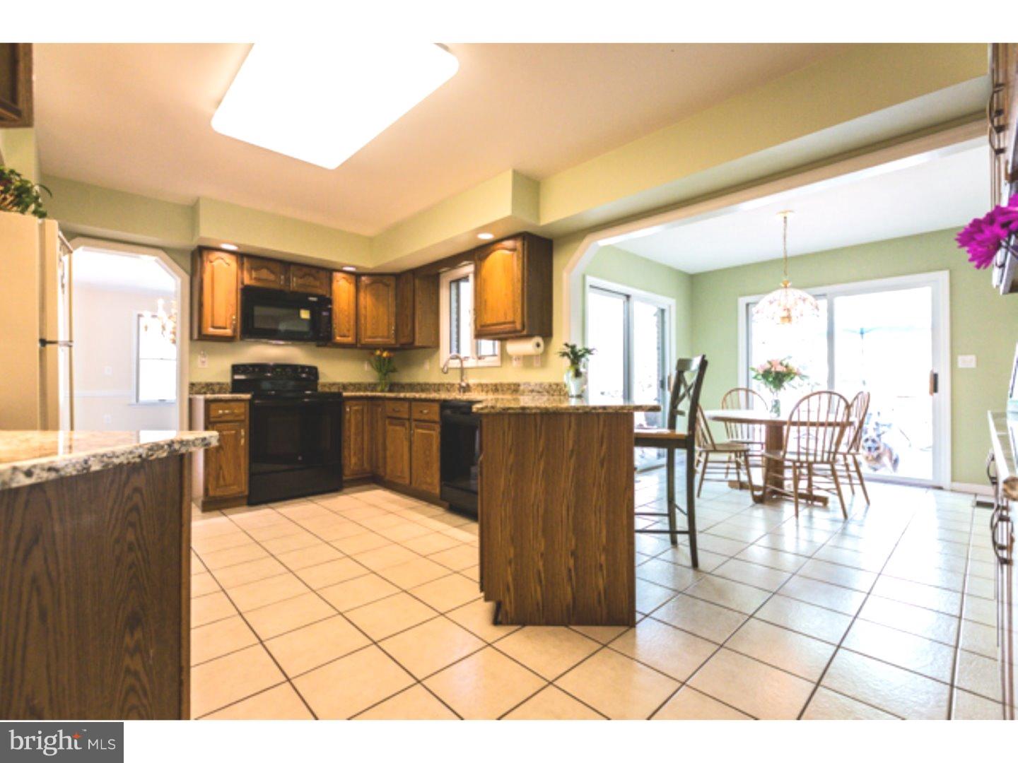 47 Overlook Road Morgantown, PA 19543 - Photo 8 of 25 Breakfast Room