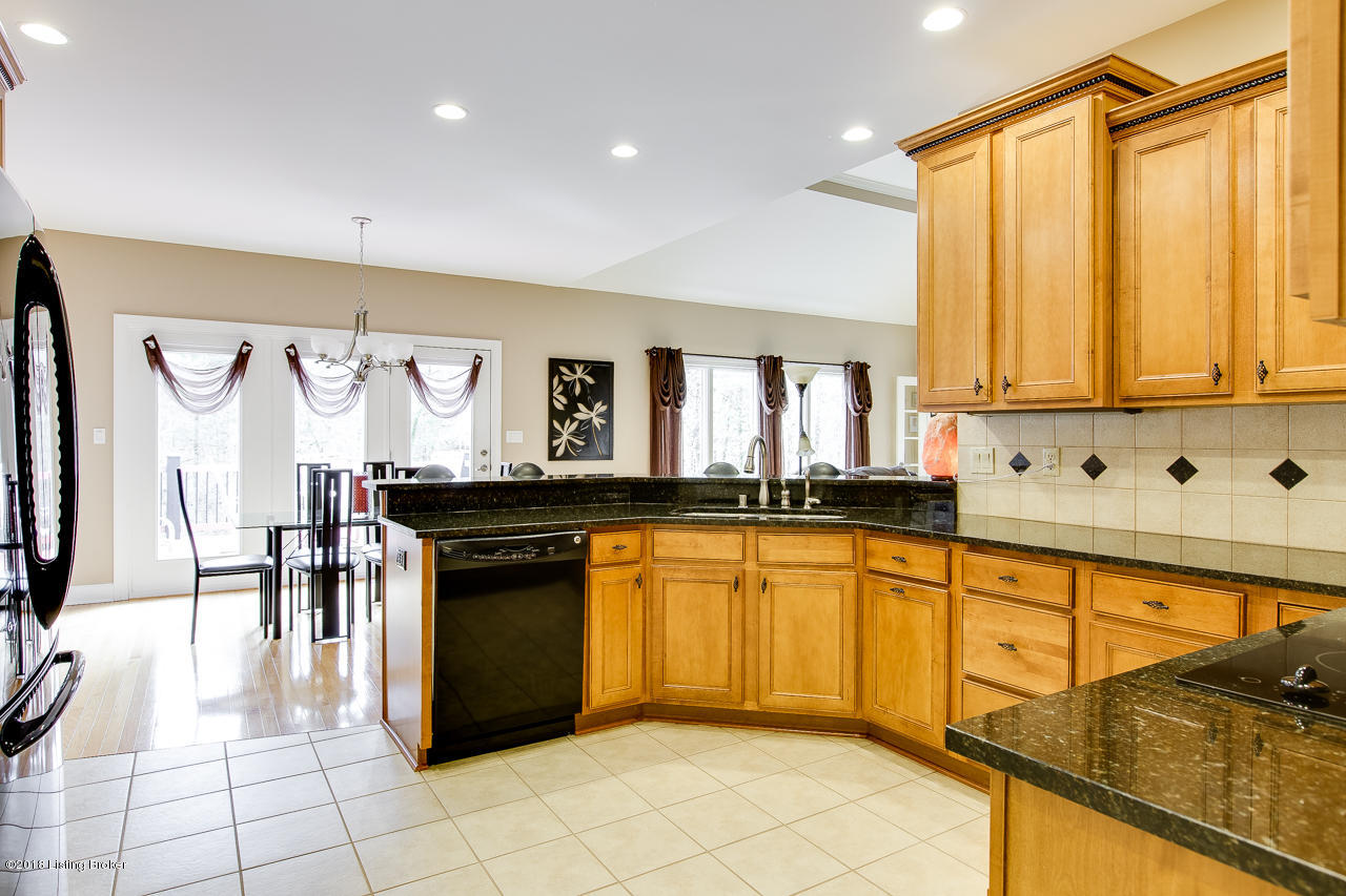 4716 Razor Creek Way Louisville, KY 40299 - Photo 14 of 59 Eat-in-Kitchen