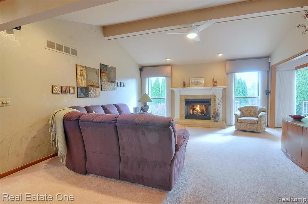 561 Kentucky Drive Rochester Hills, MI 48307 - Photo 4 of 23
