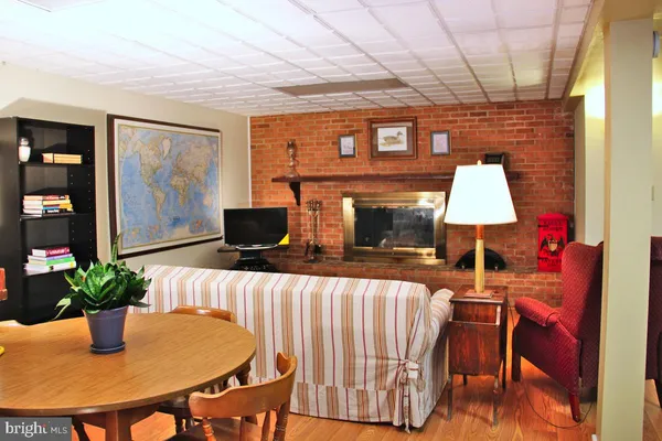 $1,600 | 813 Spring Valley Drive, Unit B, Fredericksburg, VA 22405