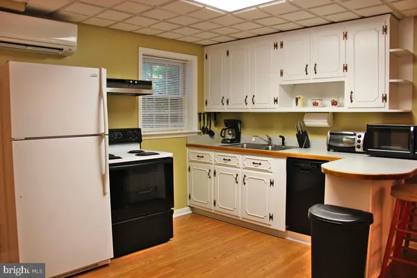$1,600 | 813 Spring Valley Drive, Unit B, Fredericksburg, VA 22405