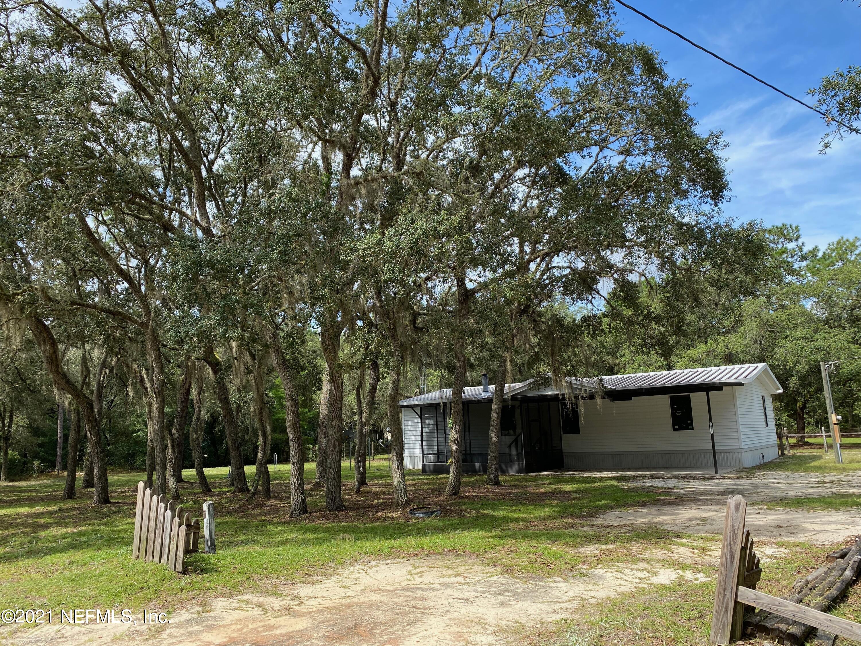 212 Magnolia Road Hawthorne, FL 32640 - Photo 4 of 36 IMG_1153