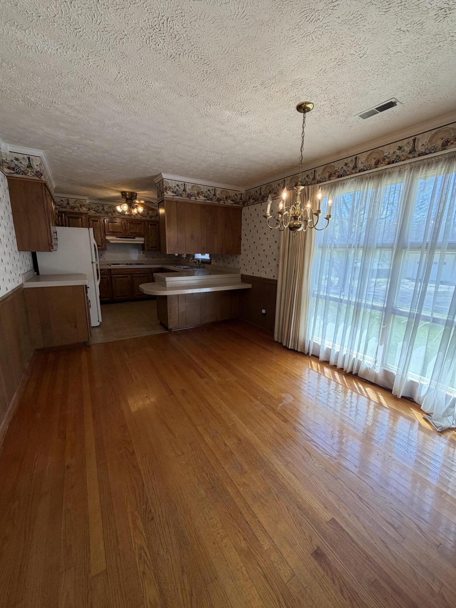 724 Watts Bar Highway Spring City, TN 37381 - Photo 11 of 28 Dining open to kitchen