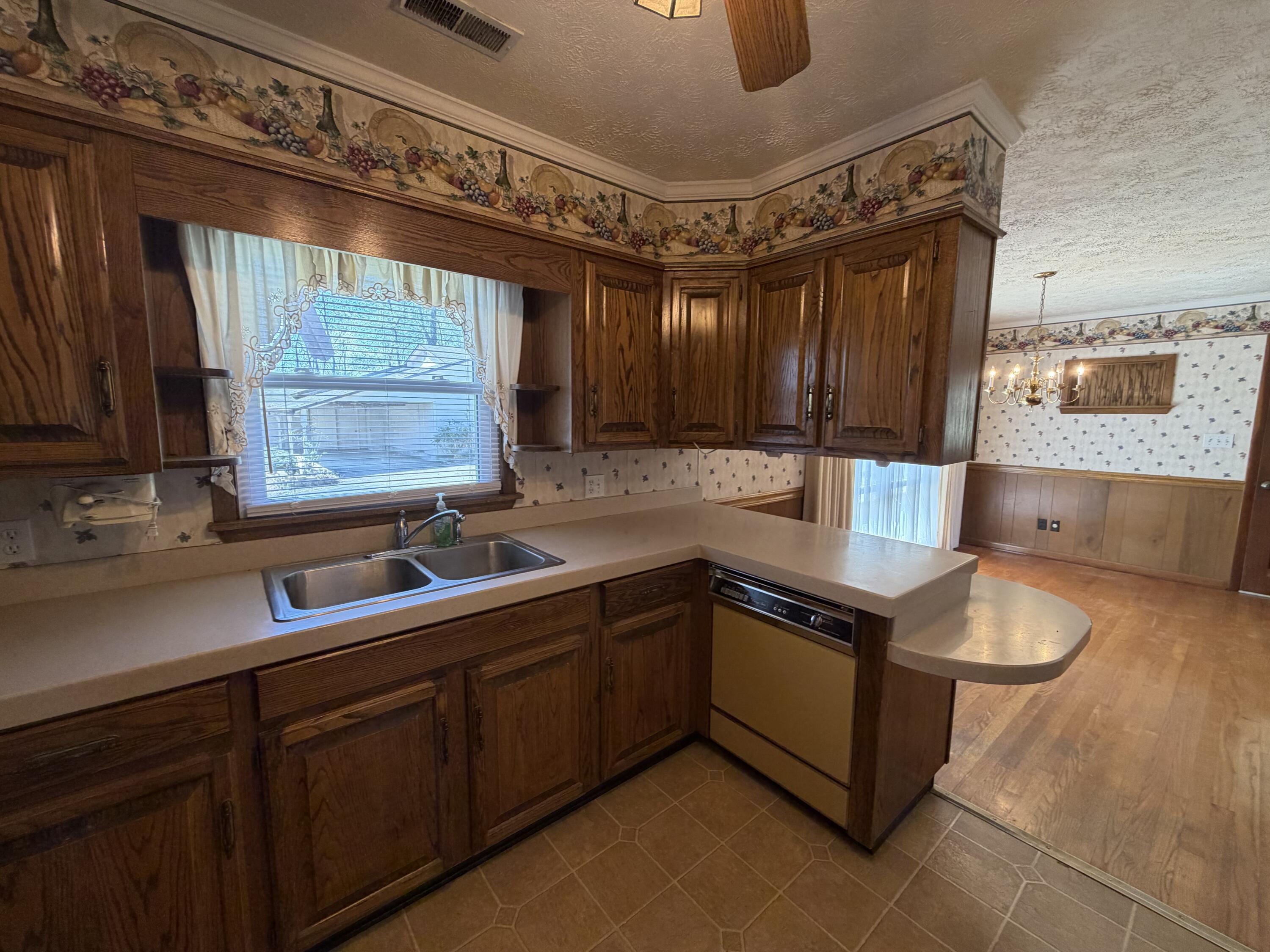 724 Watts Bar Highway Spring City, TN 37381 - Photo 13 of 28 Kitchen