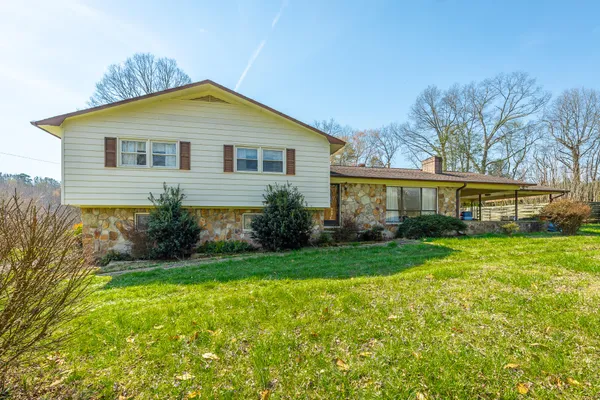 $425,000 | 724 Watts Bar Highway, Spring City, TN 37381