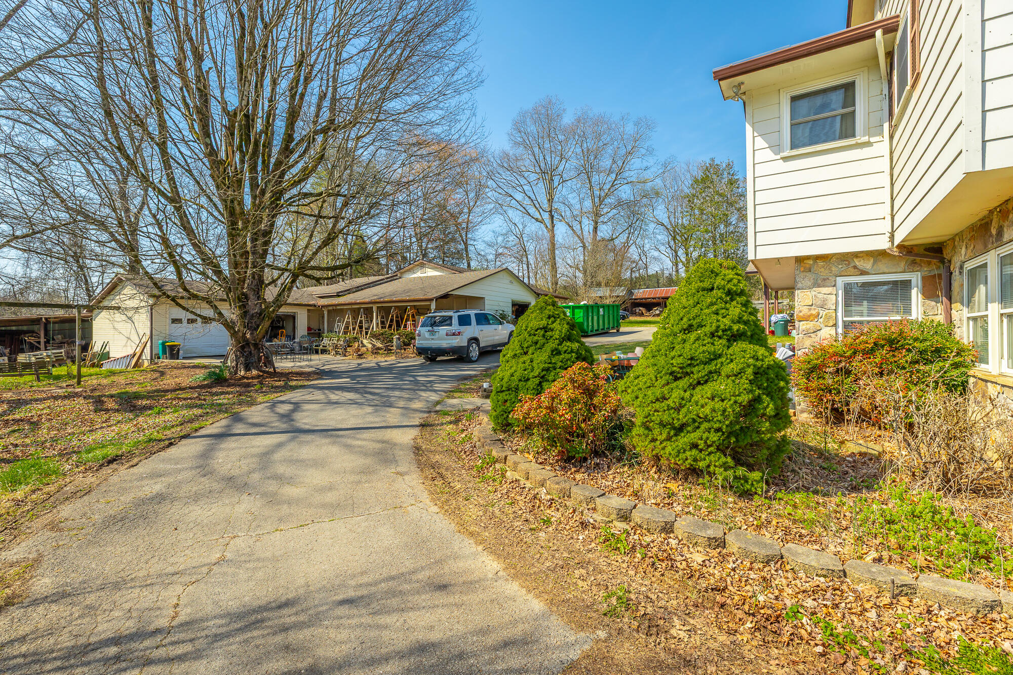 724 Watts Bar Highway Spring City, TN 37381 - Photo 4 of 28 Rear drive