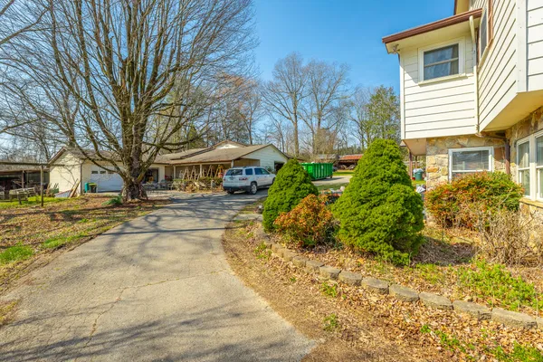 $425,000 | 724 Watts Bar Highway, Spring City, TN 37381