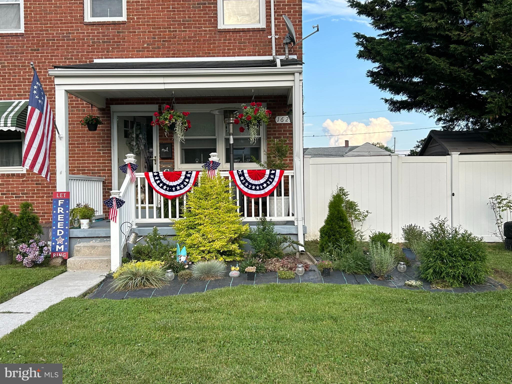1623 Lynch Road Baltimore, MD 21222 - Photo 2 of 5