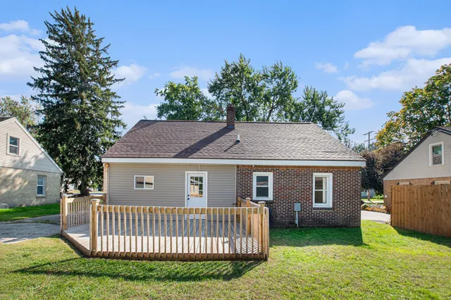 $247,900 | 4662 Tolland Avenue, Holt, MI 48842