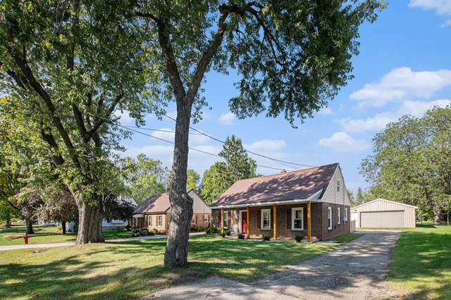 $247,900 | 4662 Tolland Avenue, Holt, MI 48842