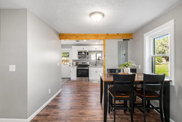 $247,900 | 4662 Tolland Avenue, Holt, MI 48842