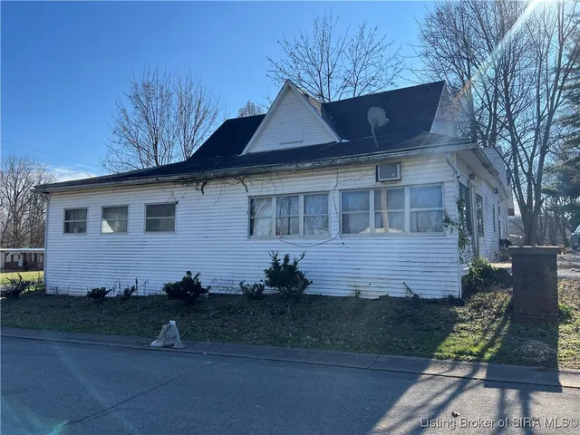 $37,500 | 237 East Oak Street, Campbellsburg, IN 47108