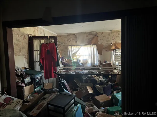 $37,500 | 237 East Oak Street, Campbellsburg, IN 47108