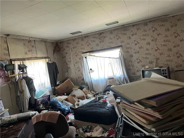 $37,500 | 237 East Oak Street, Campbellsburg, IN 47108