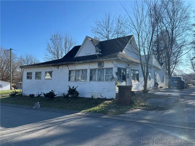 $37,500 | 237 East Oak Street, Campbellsburg, IN 47108