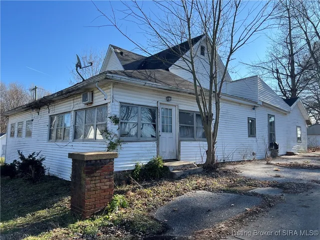 $37,500 | 237 East Oak Street, Campbellsburg, IN 47108