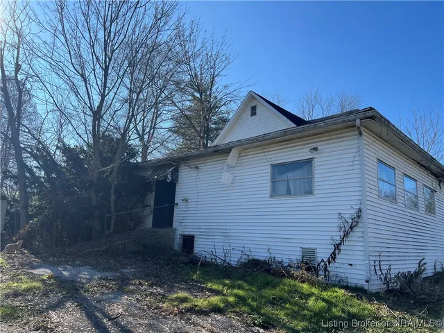 $37,500 | 237 East Oak Street, Campbellsburg, IN 47108