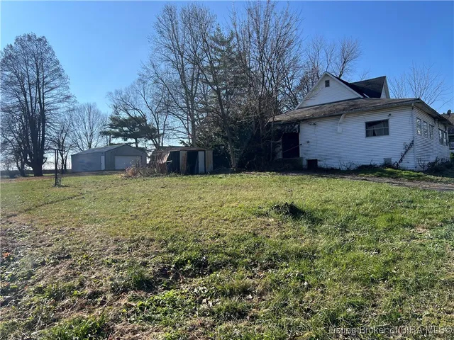 $37,500 | 237 East Oak Street, Campbellsburg, IN 47108
