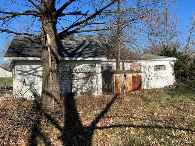 $37,500 | 237 East Oak Street, Campbellsburg, IN 47108