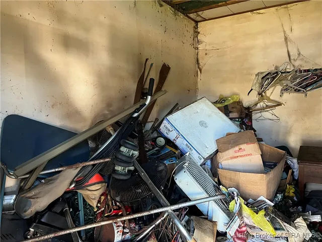 $37,500 | 237 East Oak Street, Campbellsburg, IN 47108