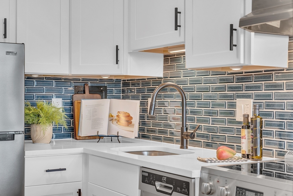 200 Swanton Street, Unit 502 Winchester, MA 01890 - Photo 4 of 24