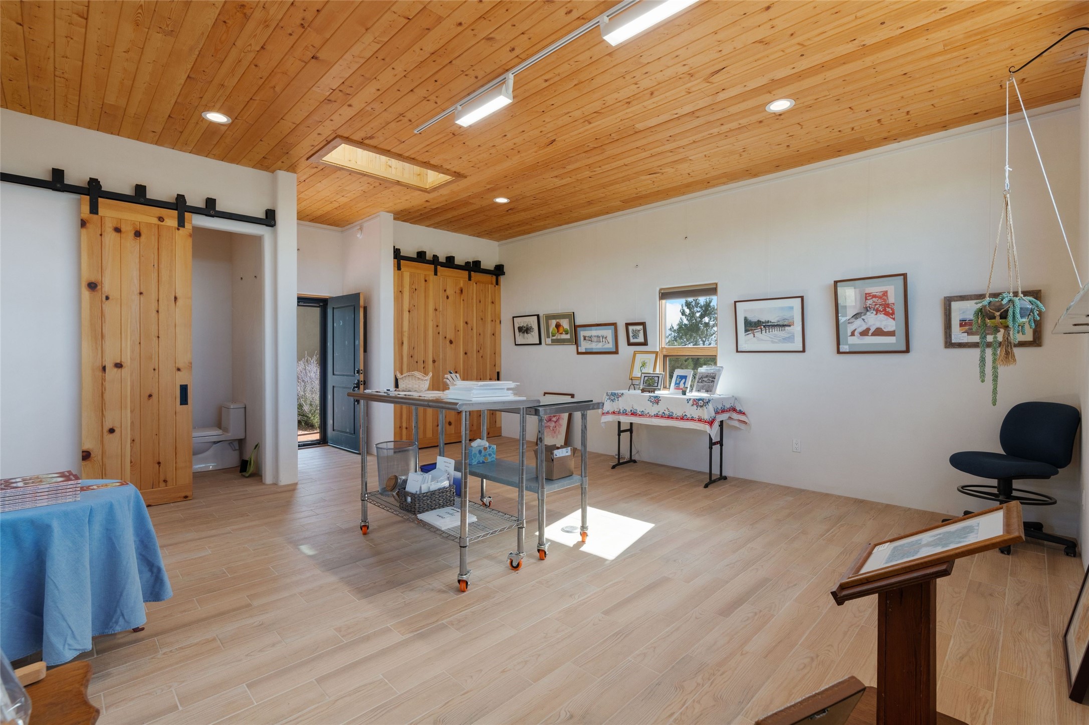 71 Camerada Loop Santa Fe, NM 87508 - Photo 27 of 35 Interior detached studio