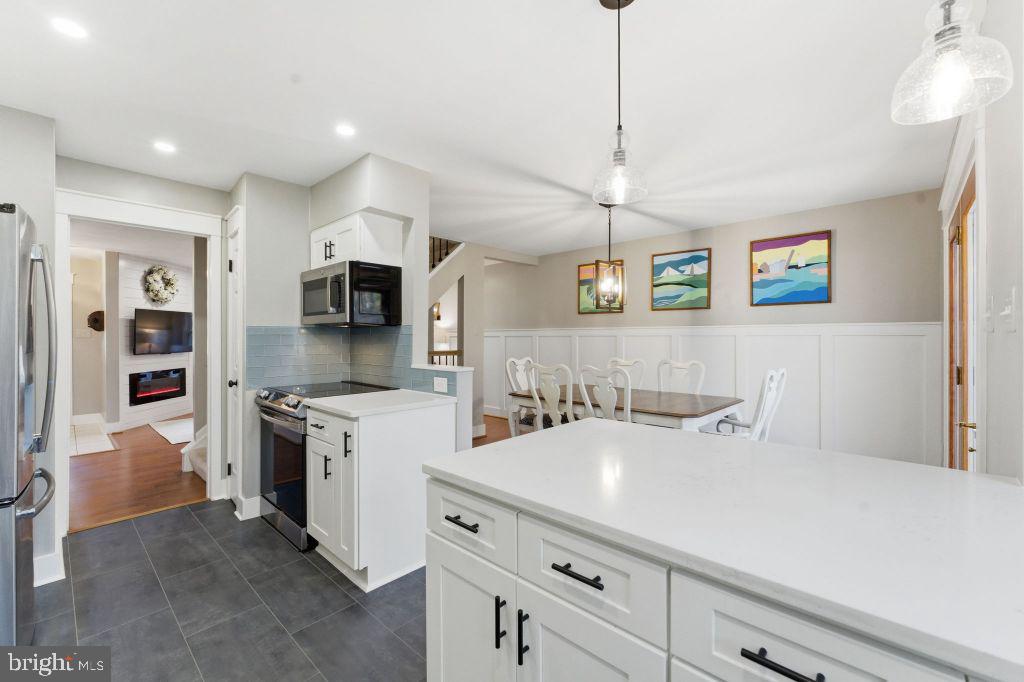 9118 Galbreth Court Springfield, VA 22153 - Photo 3 of 43