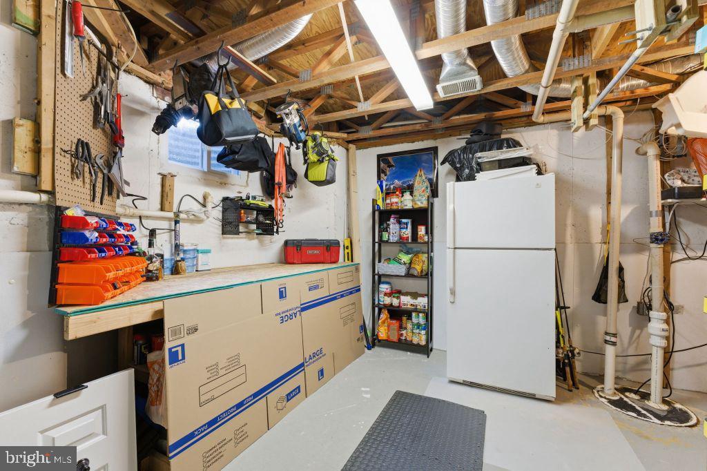 9118 Galbreth Court Springfield, VA 22153 - Photo 37 of 43