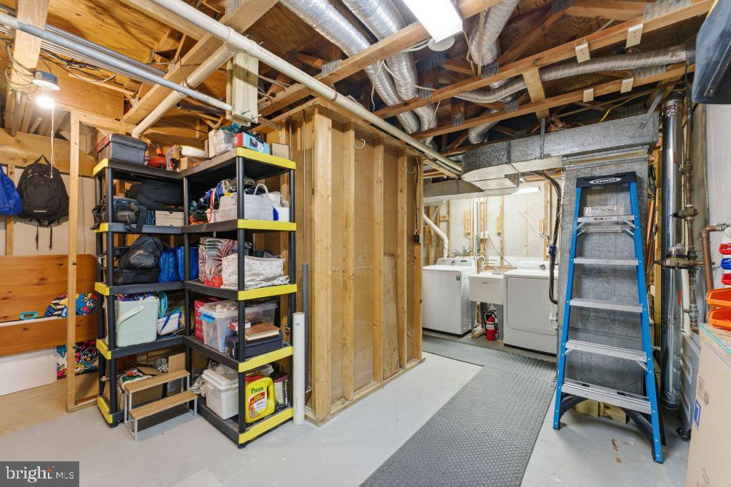 9118 Galbreth Court Springfield, VA 22153 - Photo 38 of 43