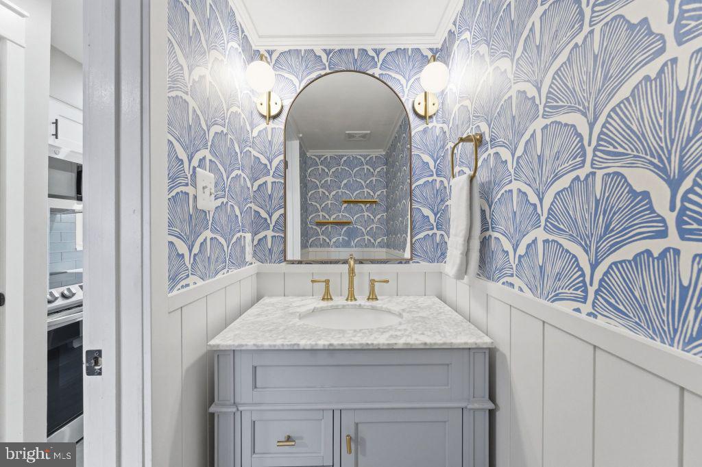 9118 Galbreth Court Springfield, VA 22153 - Photo 5 of 43