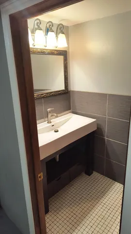 $375,000 | 2597 Southlawn Drive, St. Paul, MN 55109