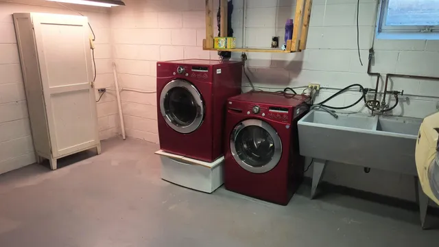 $375,000 | 2597 Southlawn Drive, St. Paul, MN 55109