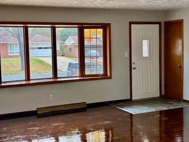 $375,000 | 2597 Southlawn Drive, St. Paul, MN 55109