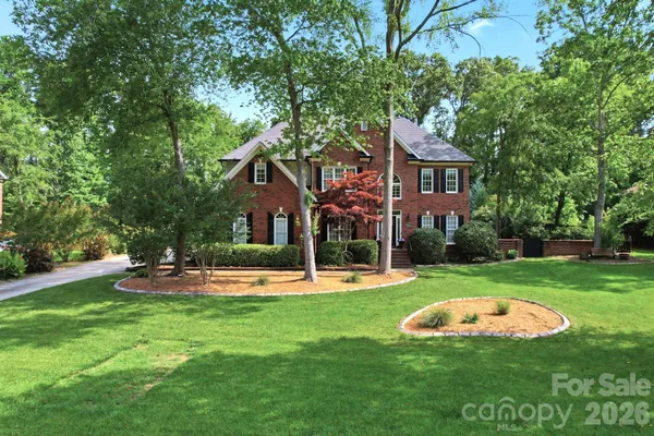 $749,000 | 6821 Hollow Oak Drive, Charlotte, NC 28227