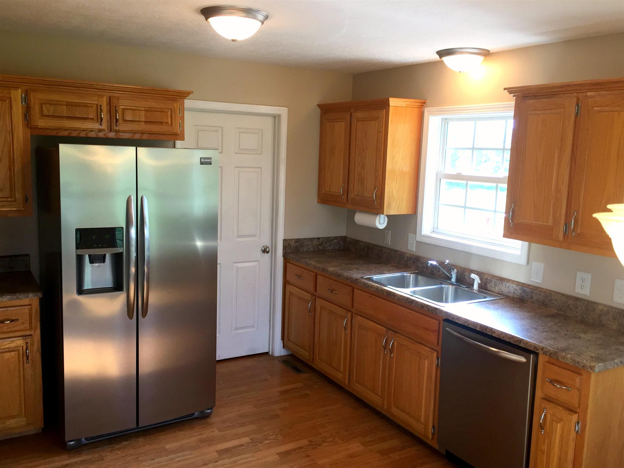 357 Corinth Road Portland, TN 37148 - Photo 8 of 11 All Appliances less than 3 years old and all stay!