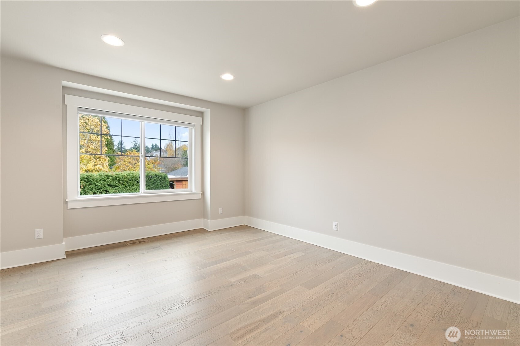 11575 Southeast 81st Street Newcastle, WA 98056 - Photo 21 of 40 an empty room with large window