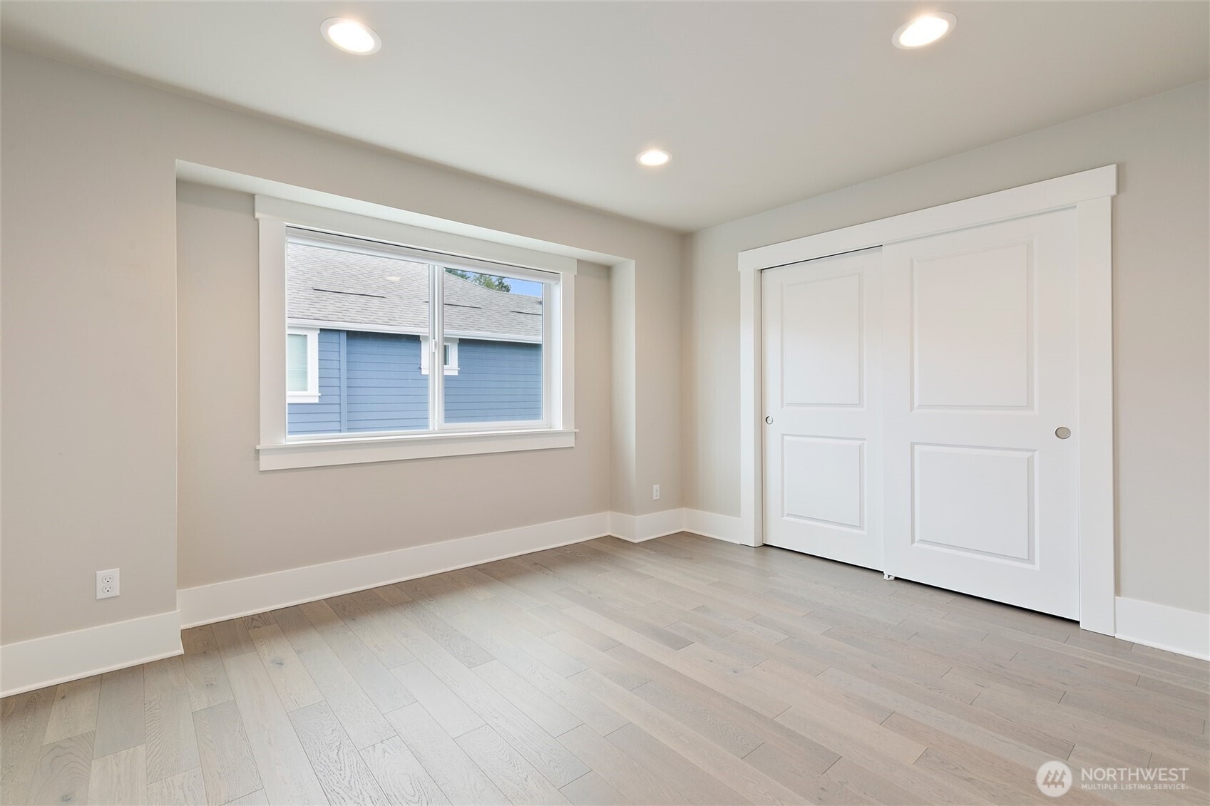 11575 Southeast 81st Street Newcastle, WA 98056 - Photo 22 of 40 an empty room with window