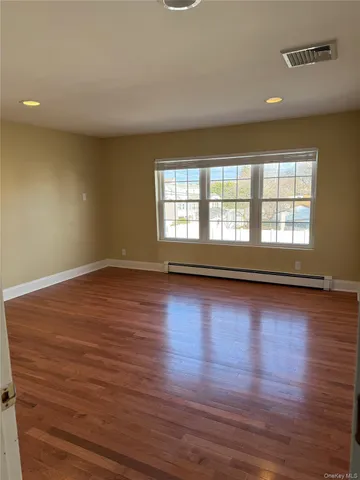 $6,000 | 72 North Fordham Road, Hicksville, NY 11801