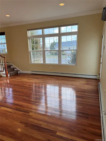 $6,000 | 72 North Fordham Road, Hicksville, NY 11801