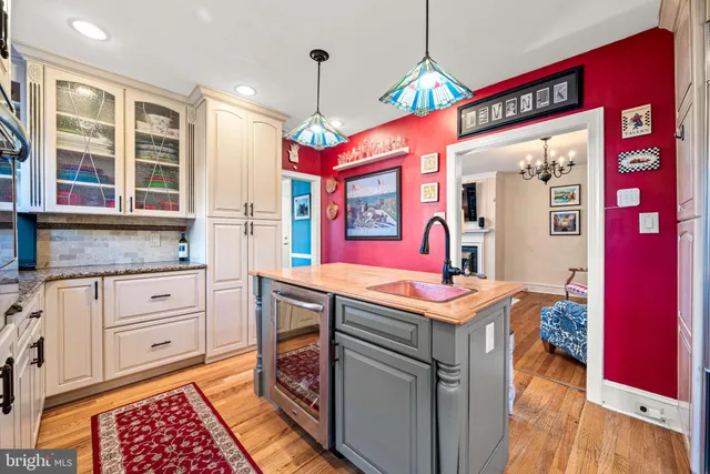 $749,900 | 503 East Gravers Lane, Wyndmoor, PA 19038